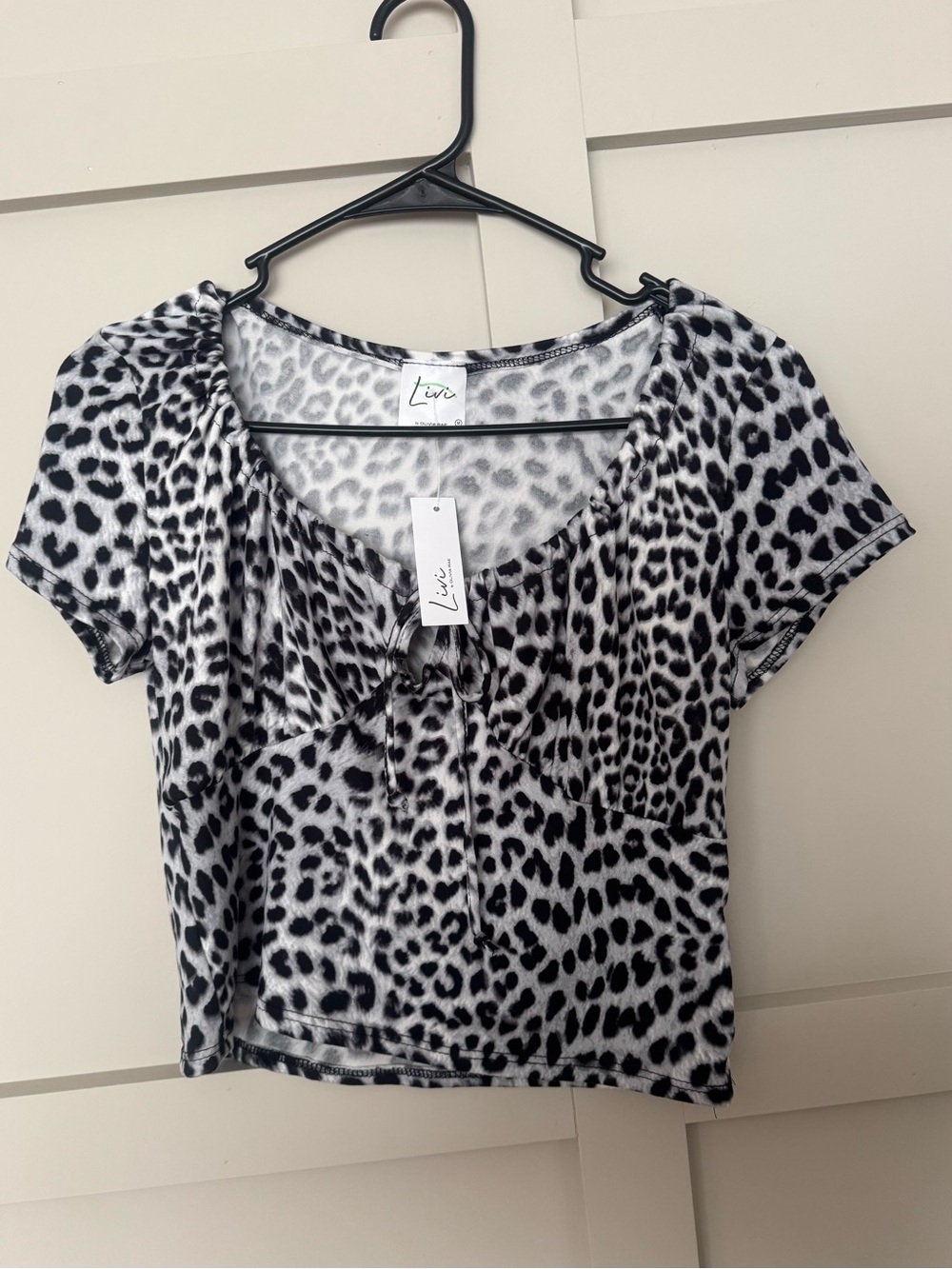 Animal Print Short Sleeve Top Size Medium NWT